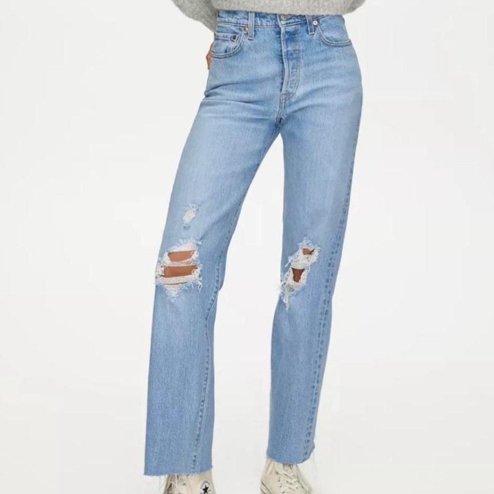 Levi’s rib cage straight full length size 26. Blue tango.